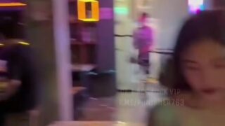 คลิปหลุดน้องฟูจิ fujichan เมาจากร้านเหล้าเจอหนุ่มขี้เงี่ยนแล้วน้ำเดิน เรียกกลับมาห้องก่อนเย็ดกันอย่างมันส์