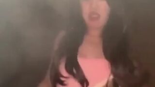 คลิปหลุดคนดัง เมียเอวดีหุ่นอวบแหกขาให้ผัวเย็ดหีตอดควย